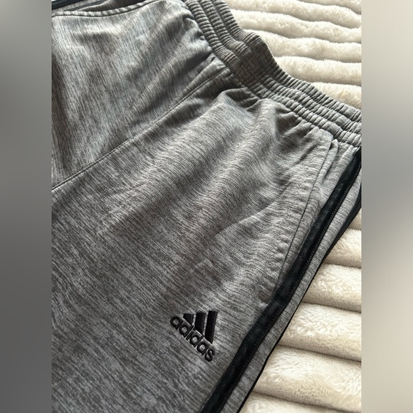 Adidas boys straight leg gray sweatpants with logo - Picture 3 of 4